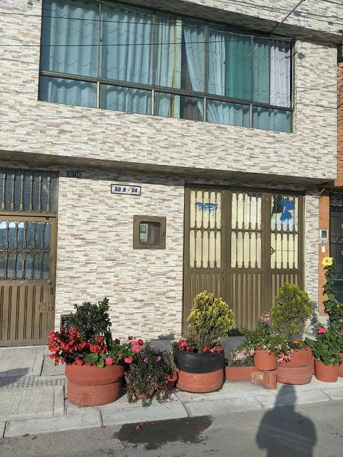 Homestay Hostel Casa Alb Bogota